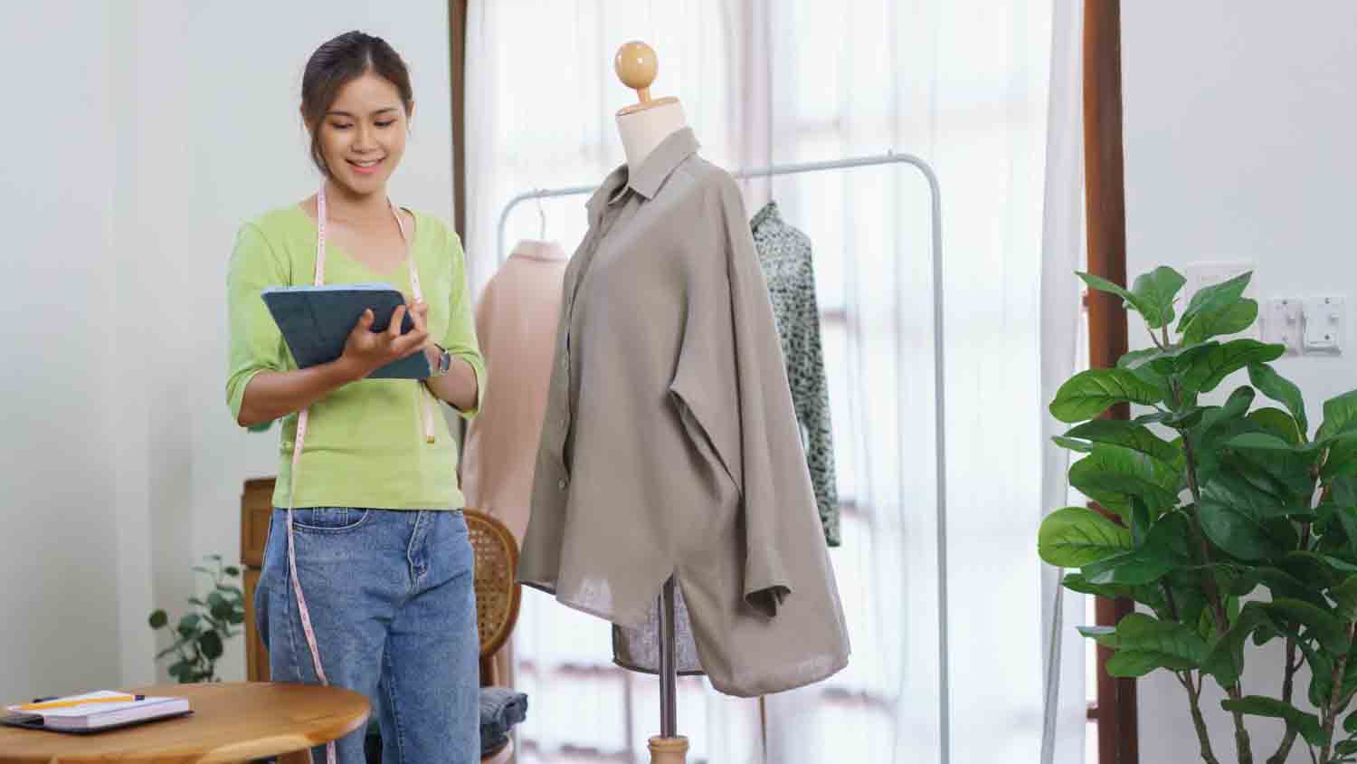 Why-Ecommerce-is-Crucial-for-Fashion-and-Apparel-Industry?